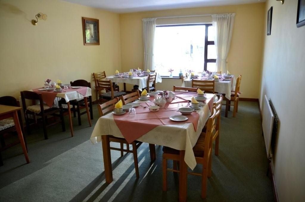 Cleggan Decourcey'S Hazelbrook Farmhouse B&B מראה חיצוני תמונה