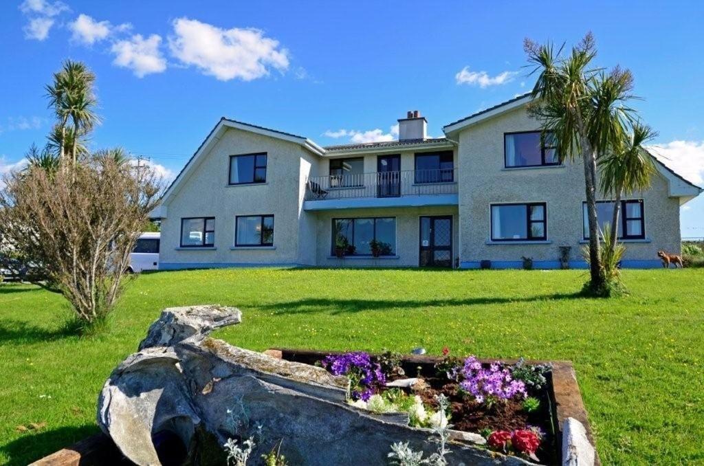 Cleggan Decourcey'S Hazelbrook Farmhouse B&B מראה חיצוני תמונה