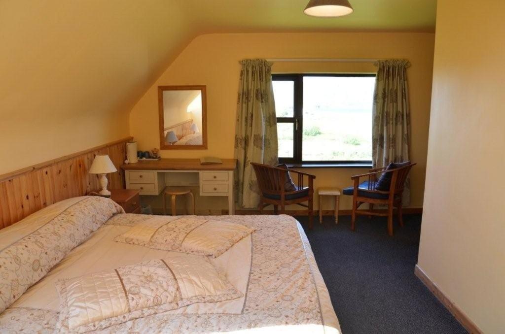 Cleggan Decourcey'S Hazelbrook Farmhouse B&B חדר תמונה